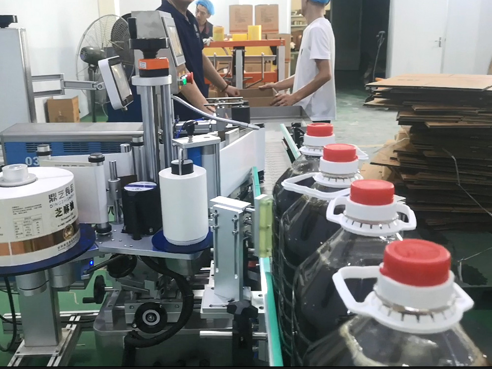 食用油灌裝生產(chǎn)線 食用油灌裝自動貼標