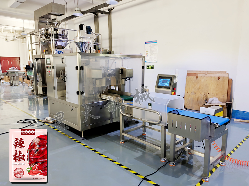 液體調(diào)味料包裝到封口只需一人，江蘇食品包裝機的4大優(yōu)勢