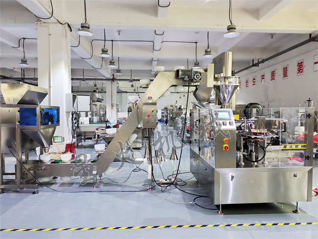 顆粒粉劑雙物料包裝機生產(chǎn)線：米線高湯料包包裝新選擇